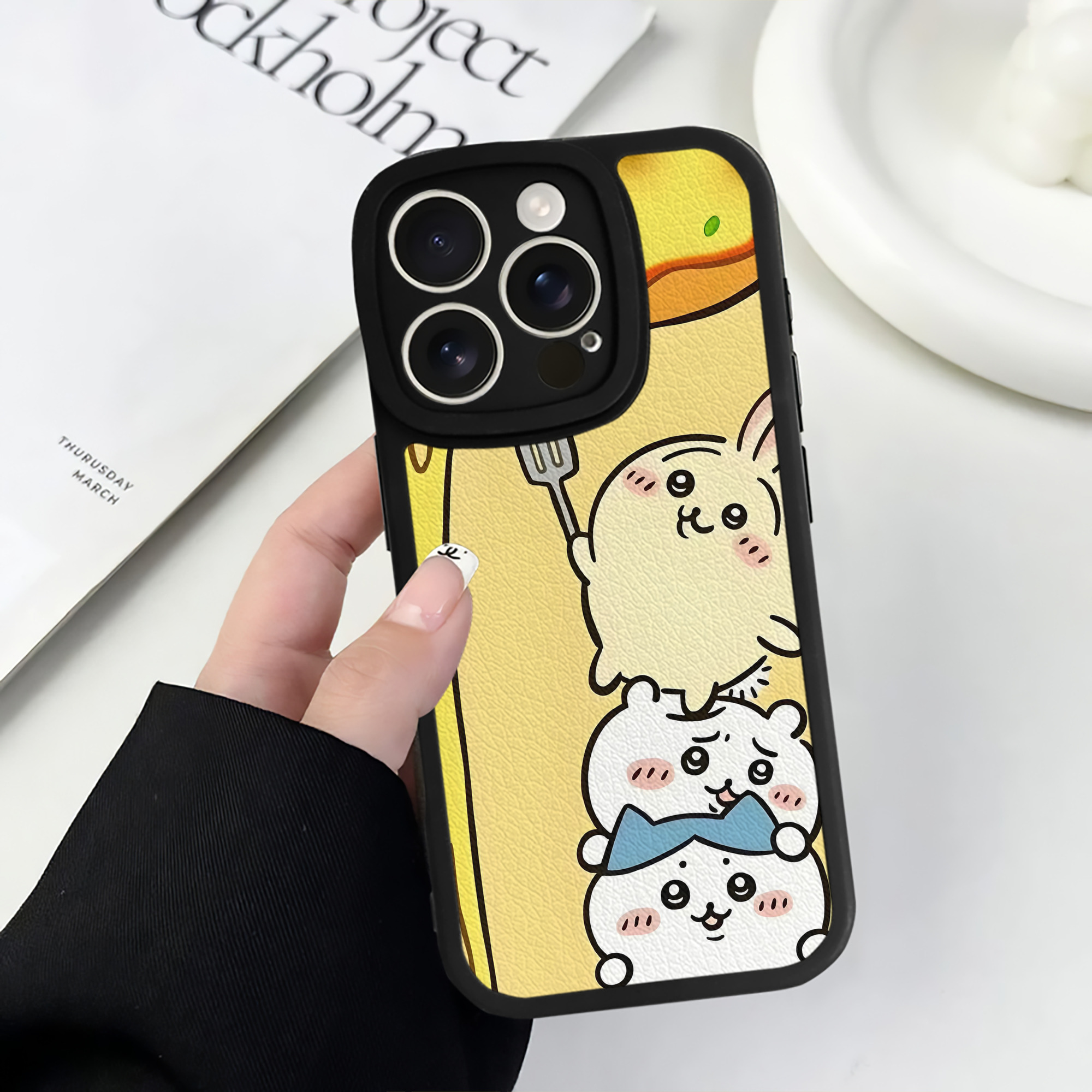 （画像用） ちいかわ Chii-kawa 【iPhone 16シリーズ対応】シリコンスマホケース（レザー調） 材質：シリコン